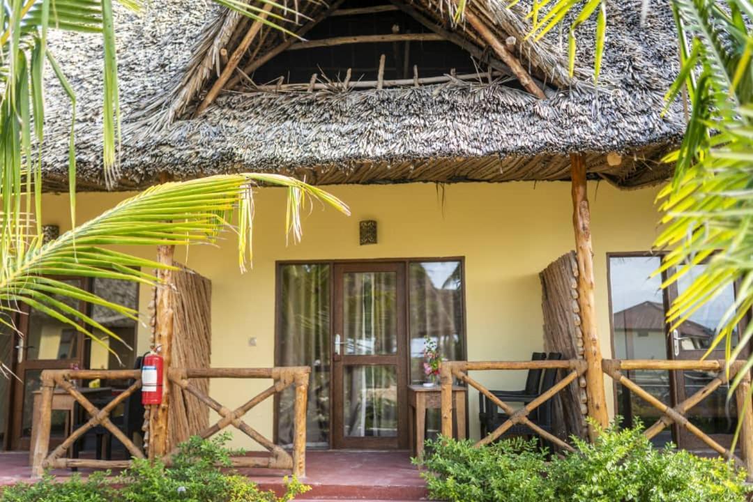 Weavers Lodge Pongwe Eksteriør bilde